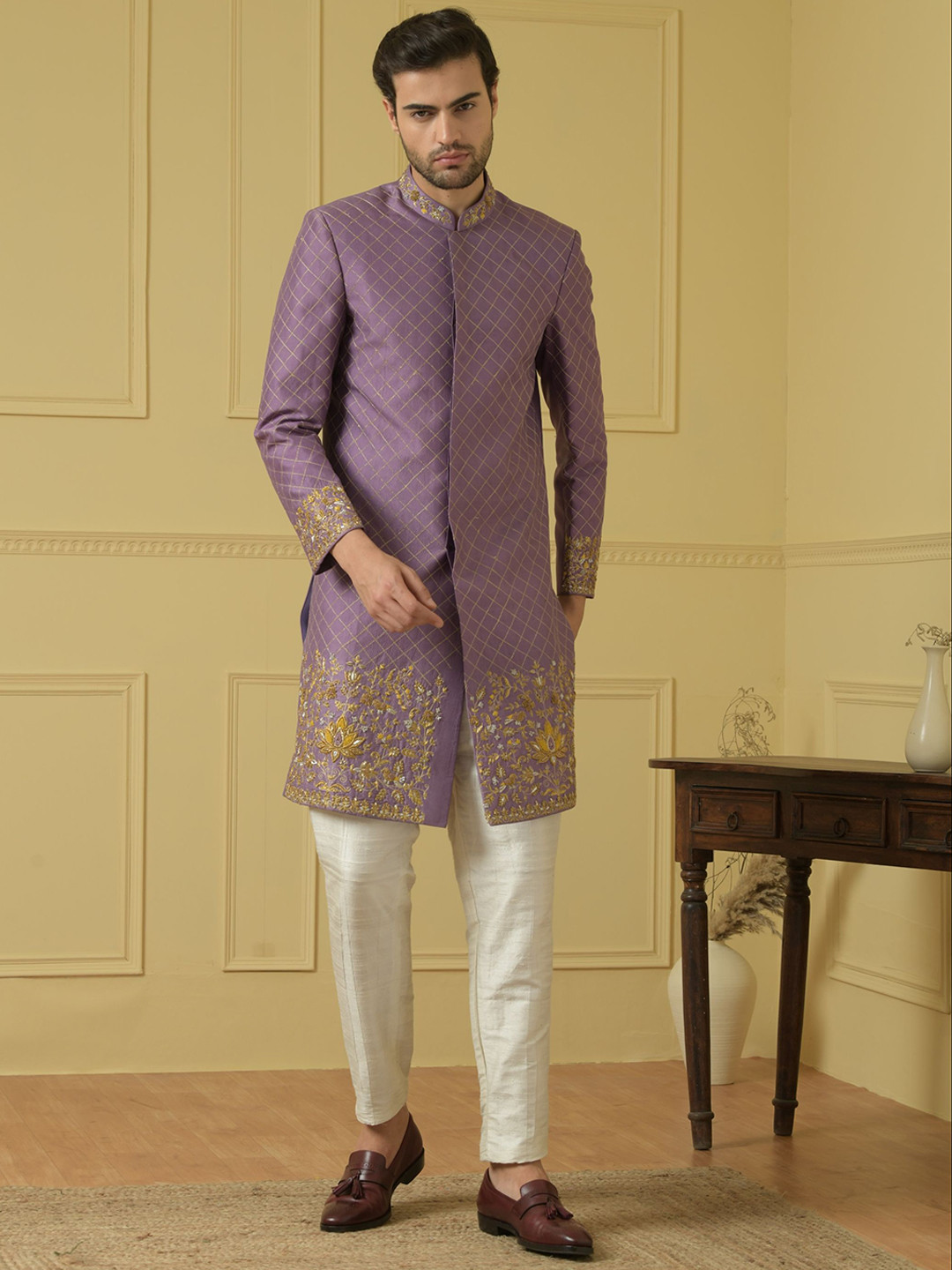 HILO DESIGN Embroidery Mandarin Collar Sherwani Set