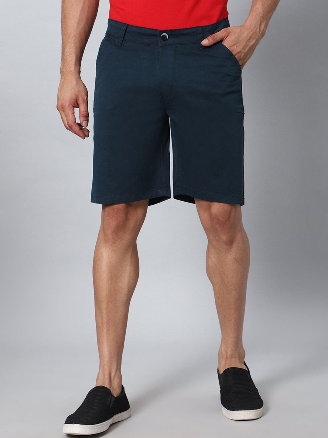 Hence Men Relaxed Fit Mid-Rise Cotton Chino Shorts
