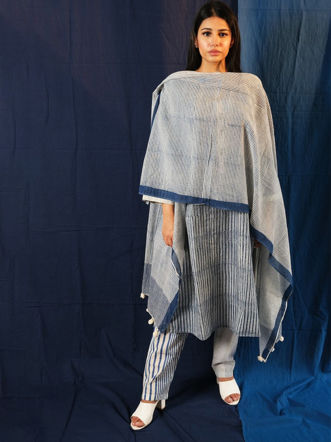 Banana Labs Grade Flab Twister Striped Cotton Dupatta