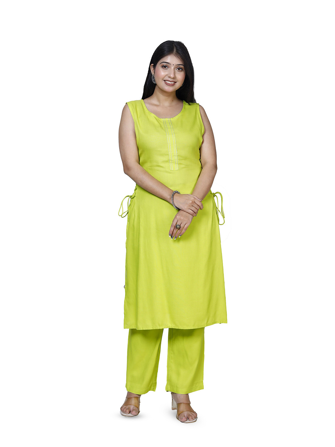 SAKURA Women Solid Straight Kurta Sets