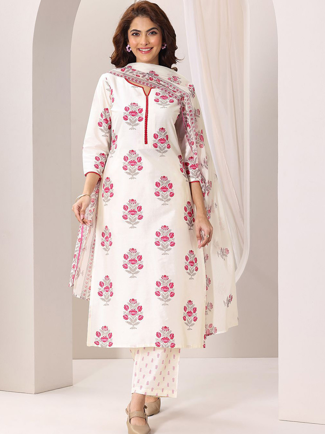 Libas Women Floral Printed Kurta with Trousers & Dupatta