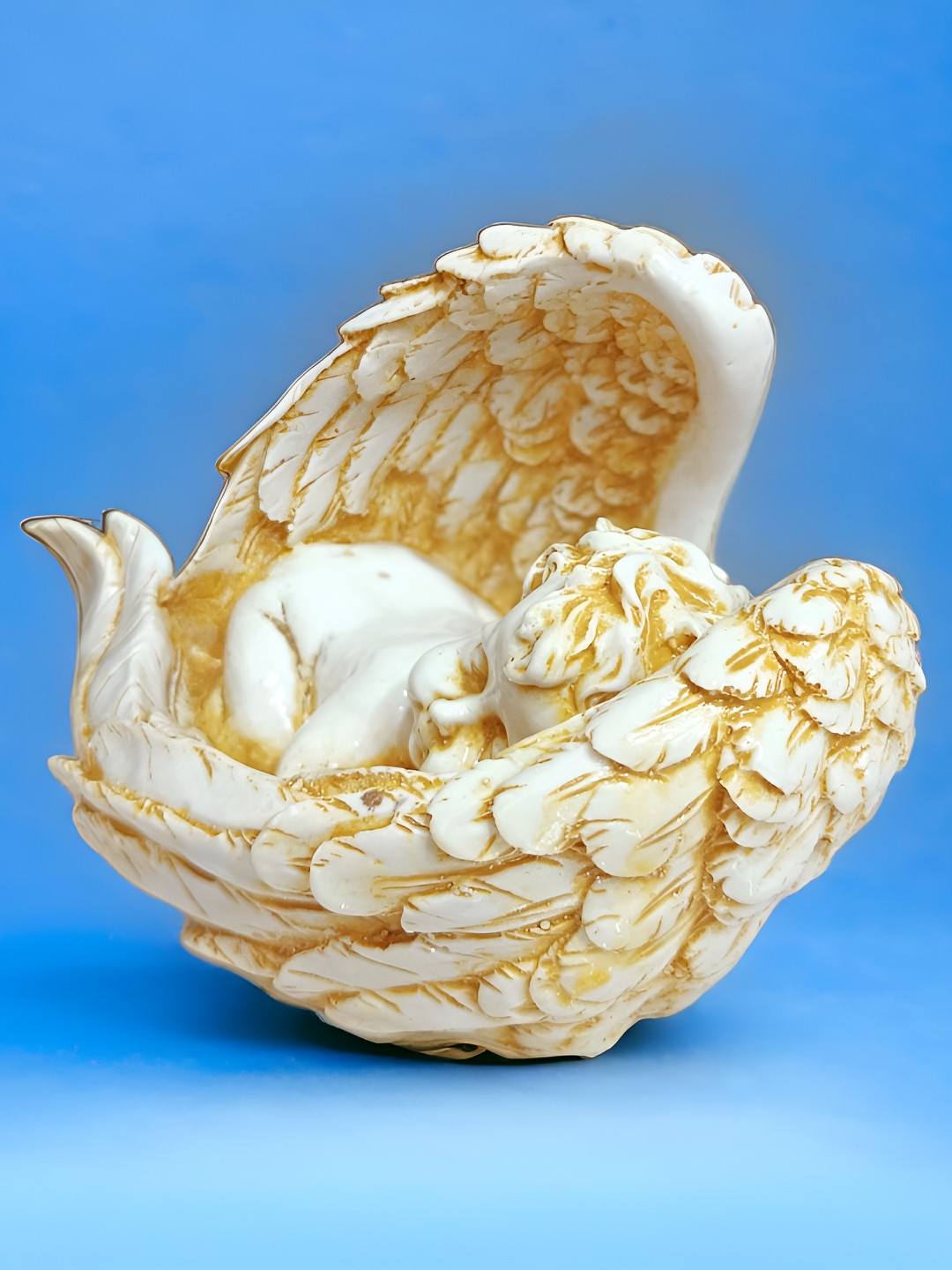 GLOBAL AROMA Slpeeing Baby Angel White Polyresin Natural Living Room Small Showpiece - 4.7 Inches