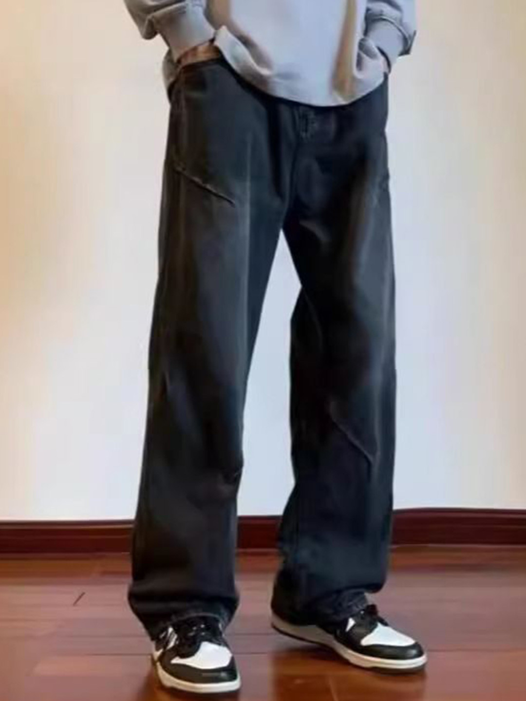 HERE&NOW Men Relaxed Fit Mid-Rise Ripped Non Stretchable Cotton Jeans