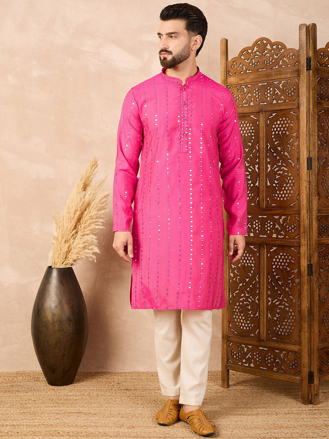 House of Pataudi Men Embroidered Sequinned Mandarin Collar Straight Kurta