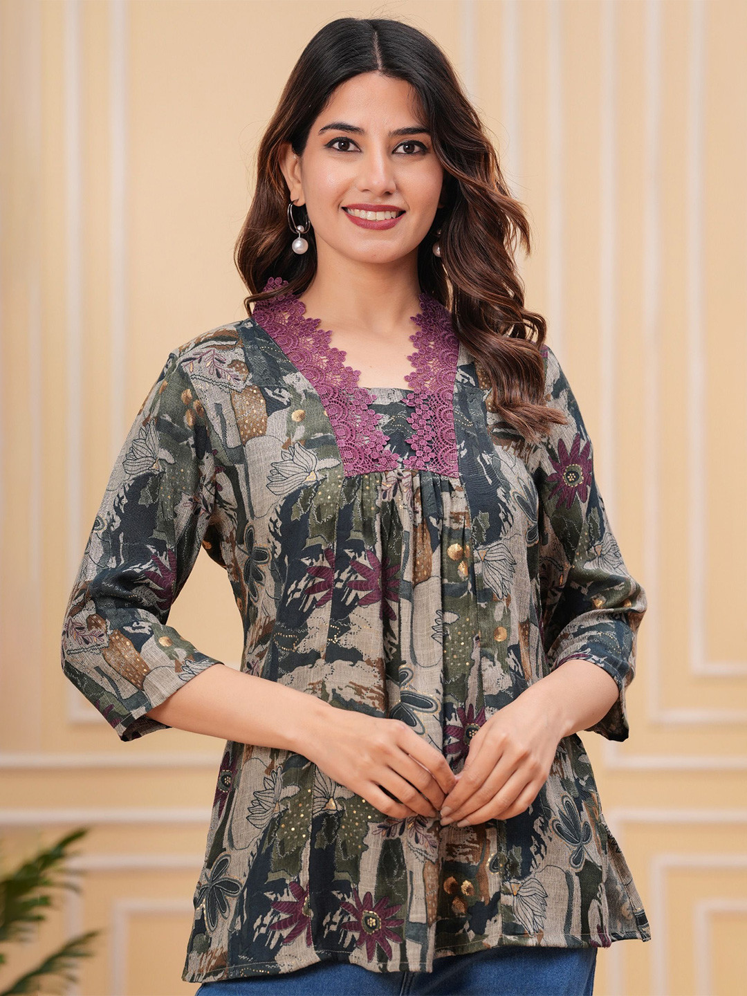 GULABI LEAF Women Floral Printed A-Line Top
