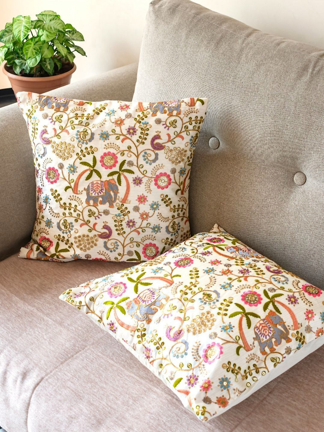 PILOVILO Cream-Coloured & Green Set of 2 Ethnic Motifs Square Cushion Covers