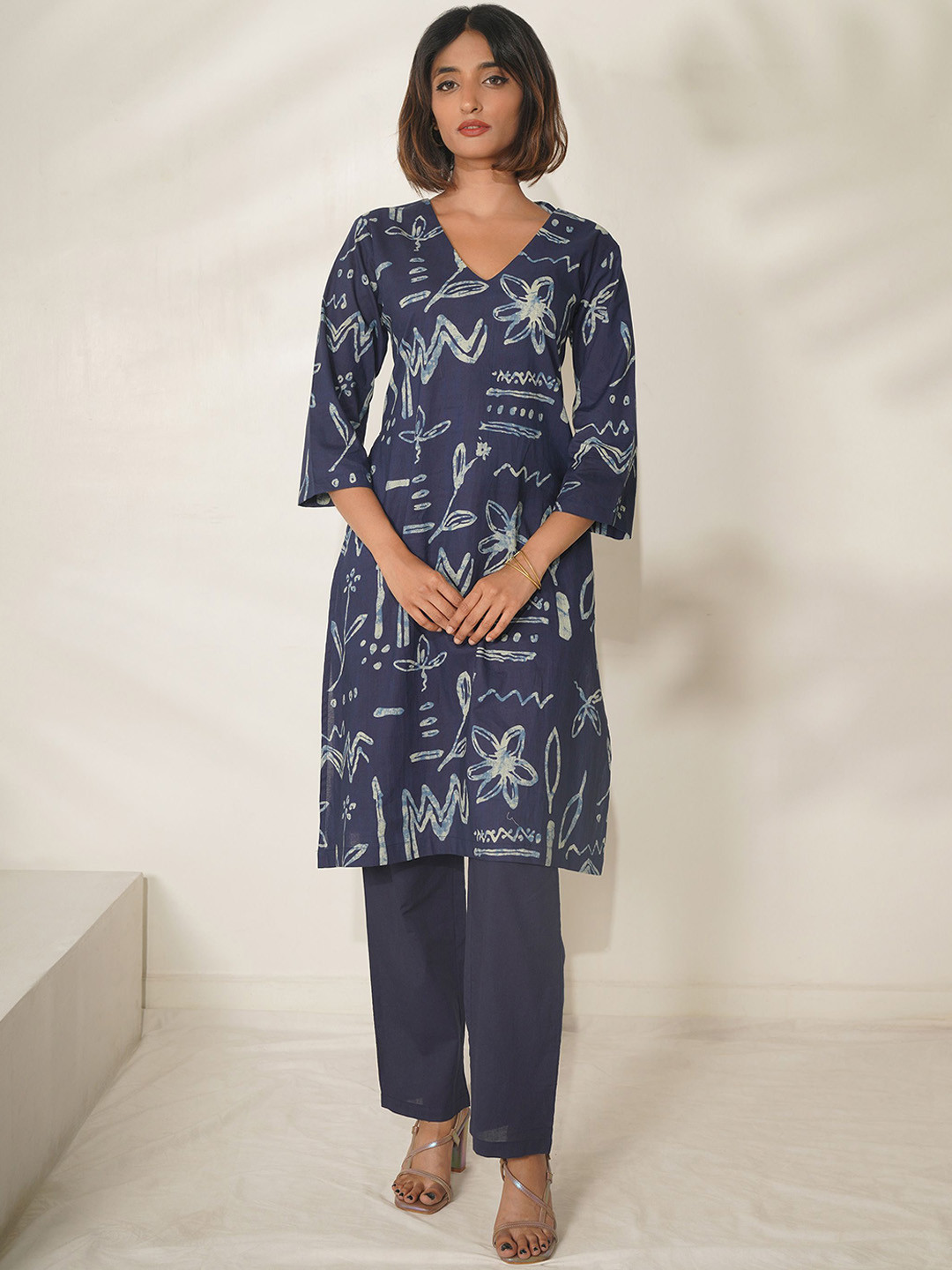 ROOTSOUL Women Printed Regular Pure Cotton Kurta with Trousers