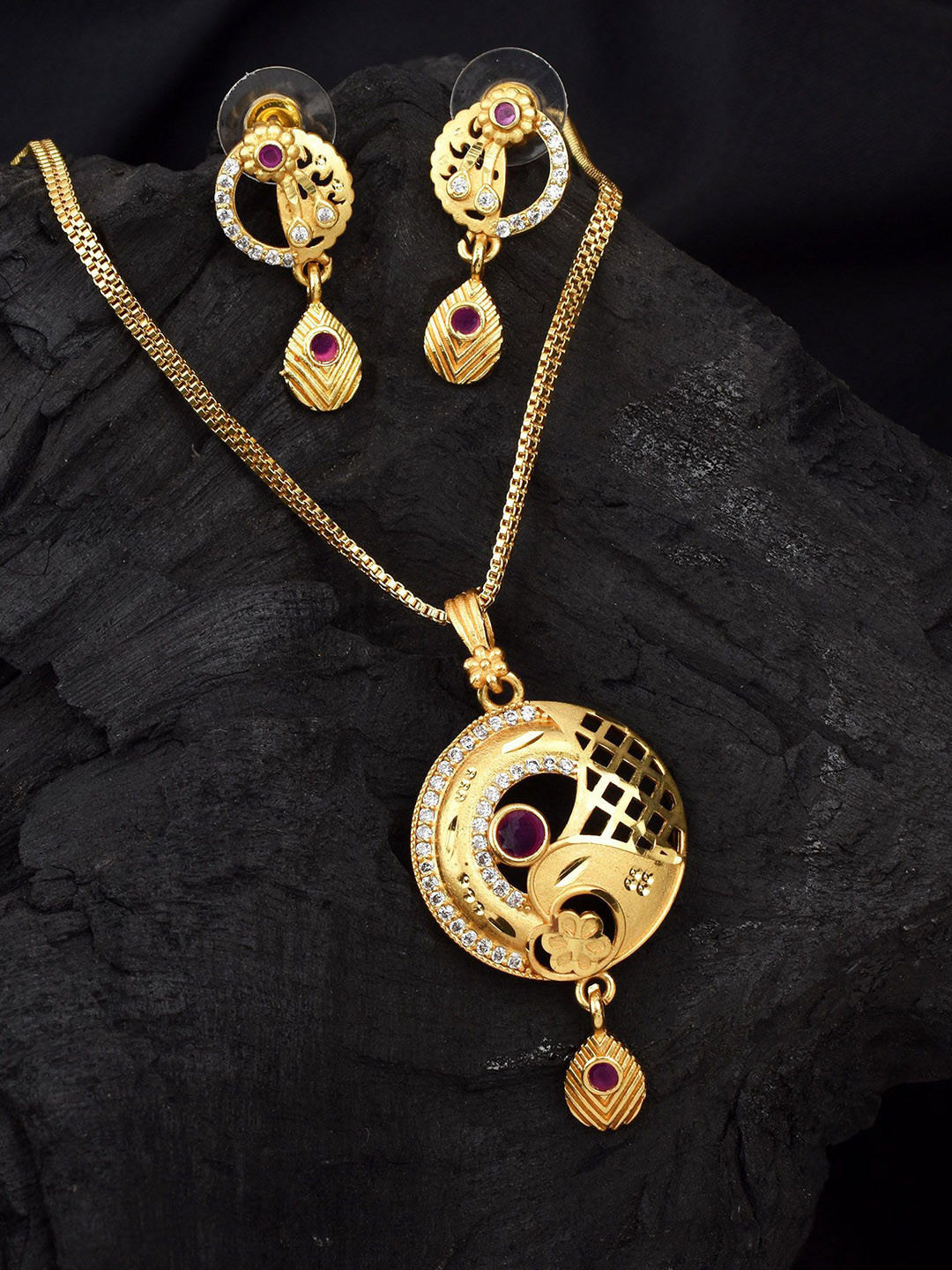 SHILLYN Gold Plated Cubic Zirconia Studded Anti Tarnish Pendant Set with Chain