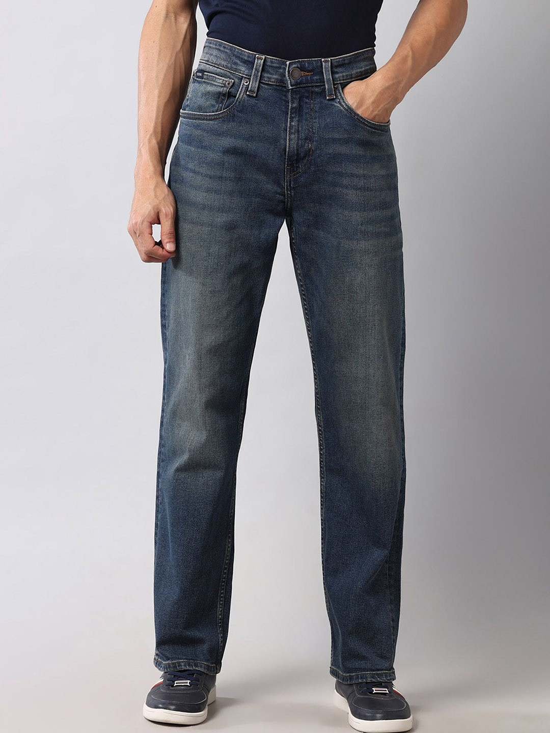 U.S. Polo Assn. Denim Co. Vintage Men Relaxed Fit Mid-Rise Light Fade Jeans