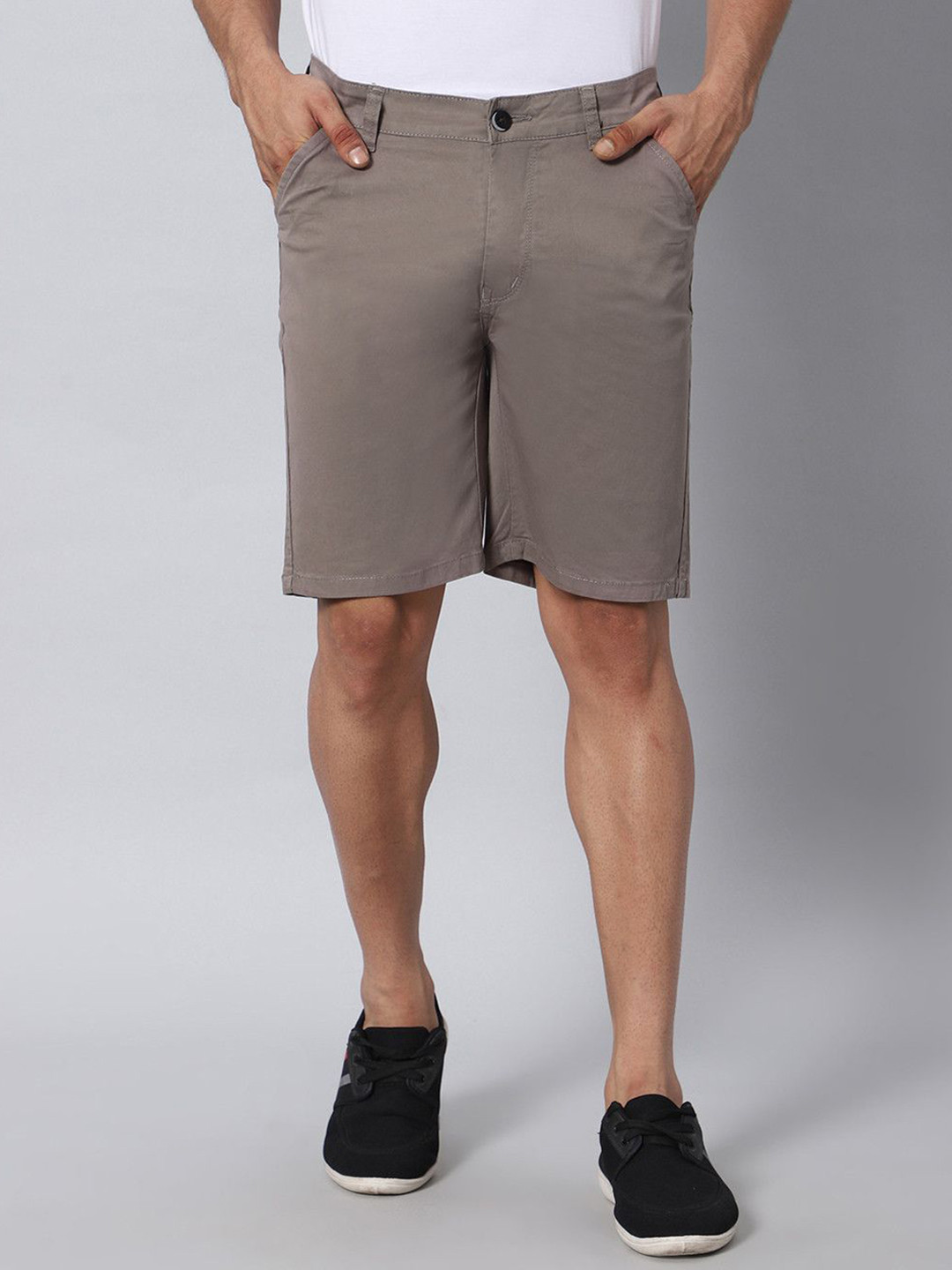 Hence Men Relaxed Fit Mid-Rise Chino Shorts