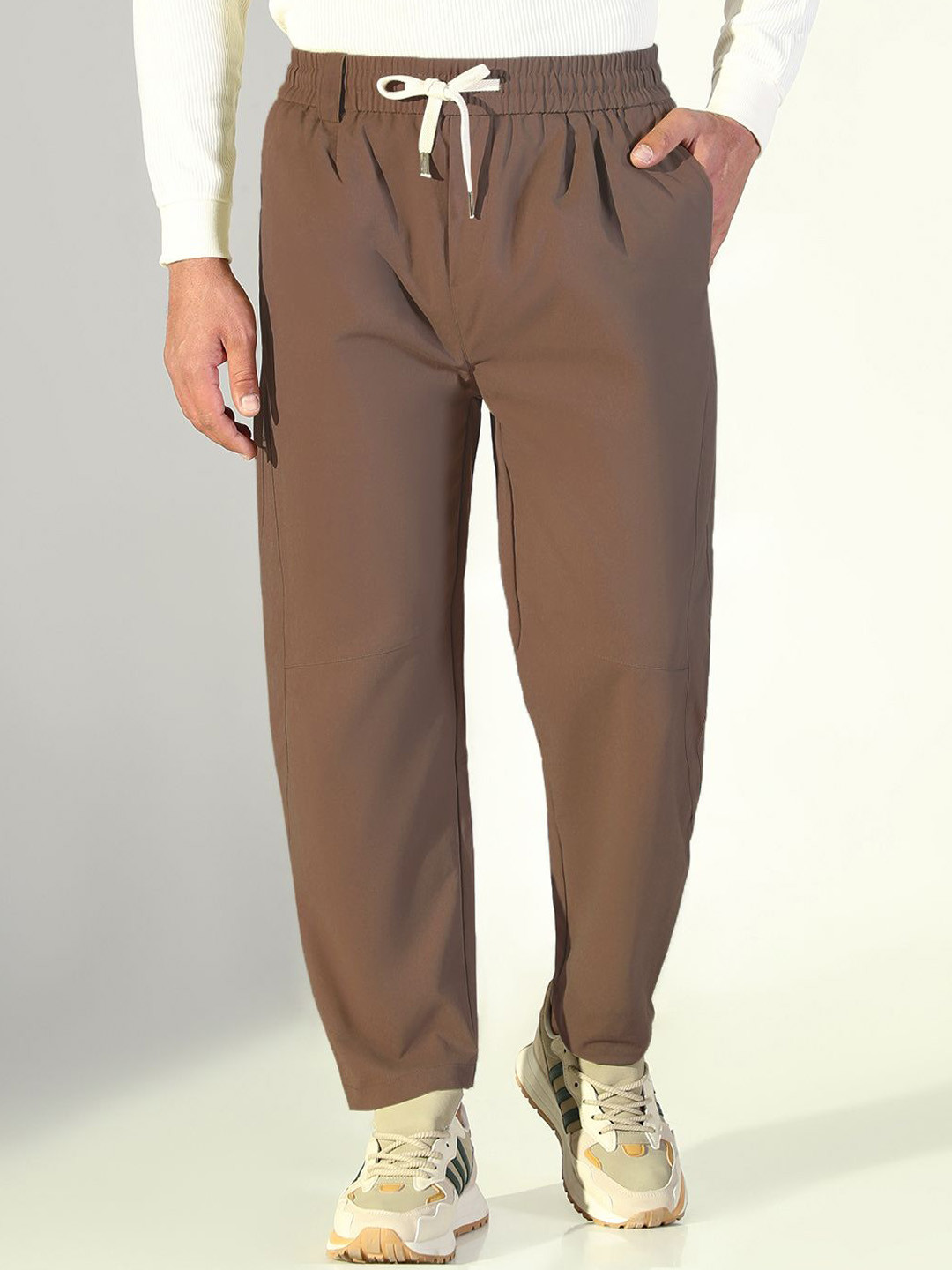 SHOWOFFFF Men Comfort Low-Rise Drawstring Trousers