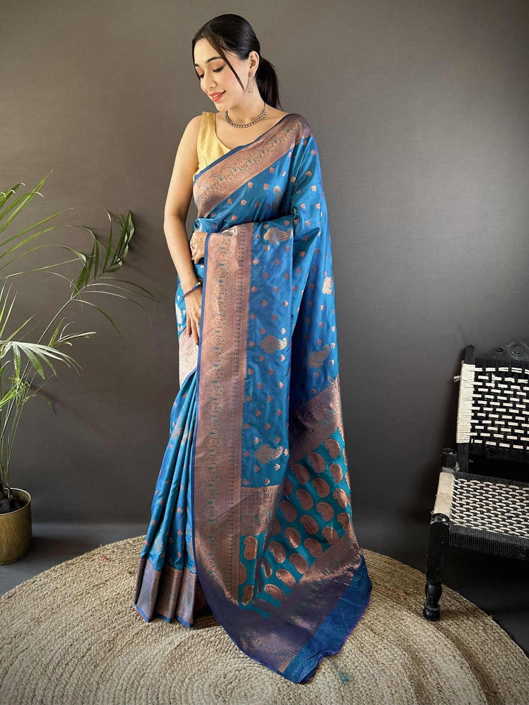 LeeliPeeri Designer Woven Design Zari Banarasi Silk Banarasi Saree With Unstitched Blouse