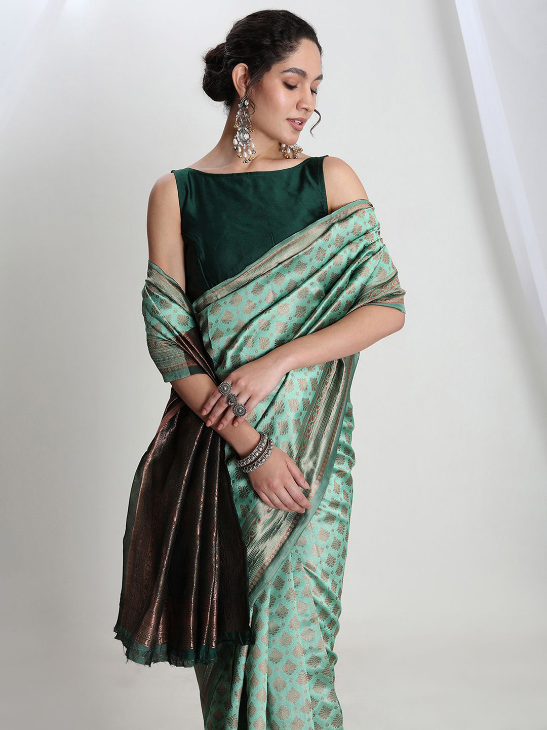 Janasya Women Light Green Silk Blend Ethnic Motifs Woven Design Jacquard Saree