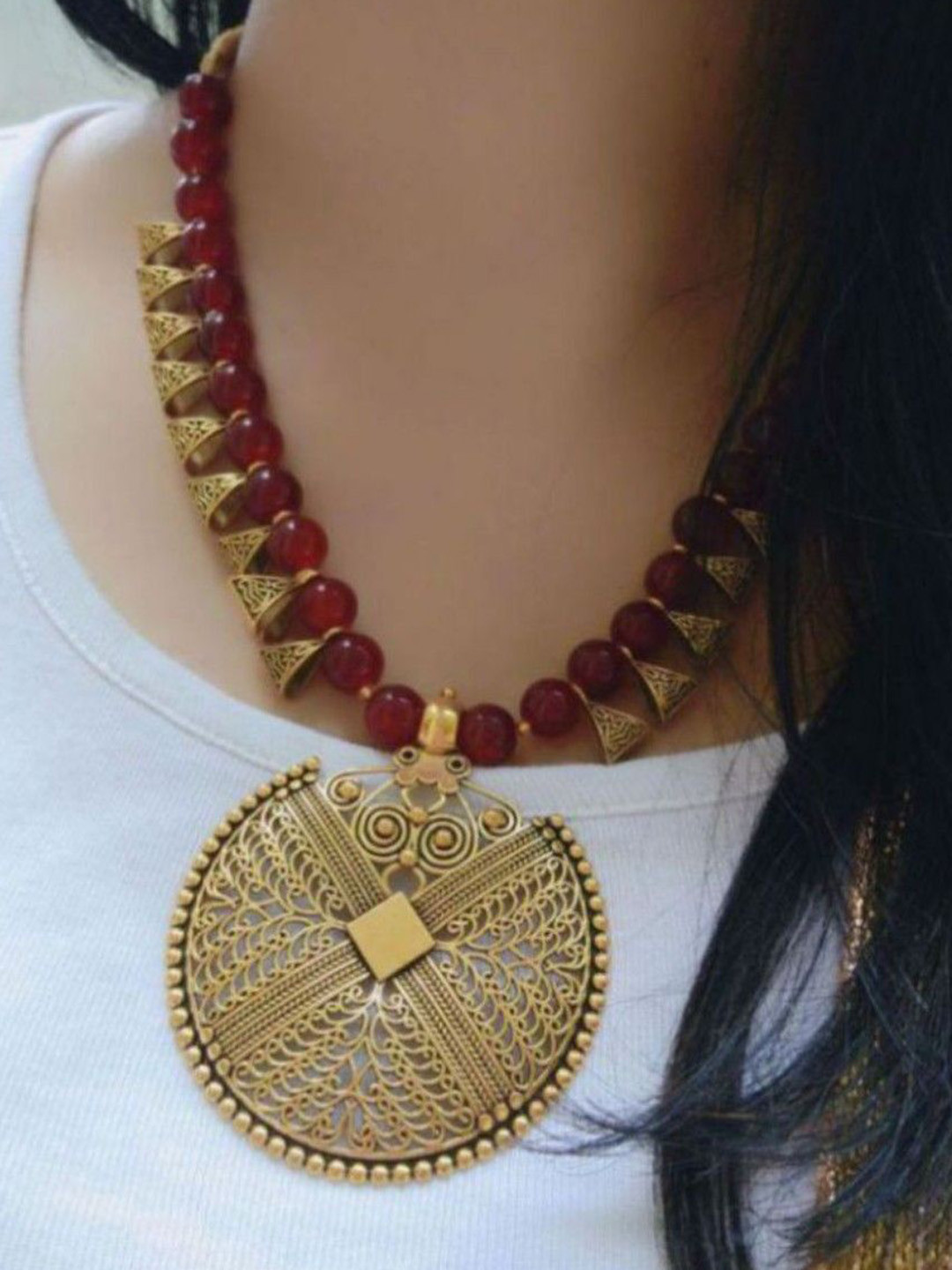 Sangria Beaded Round Necklace