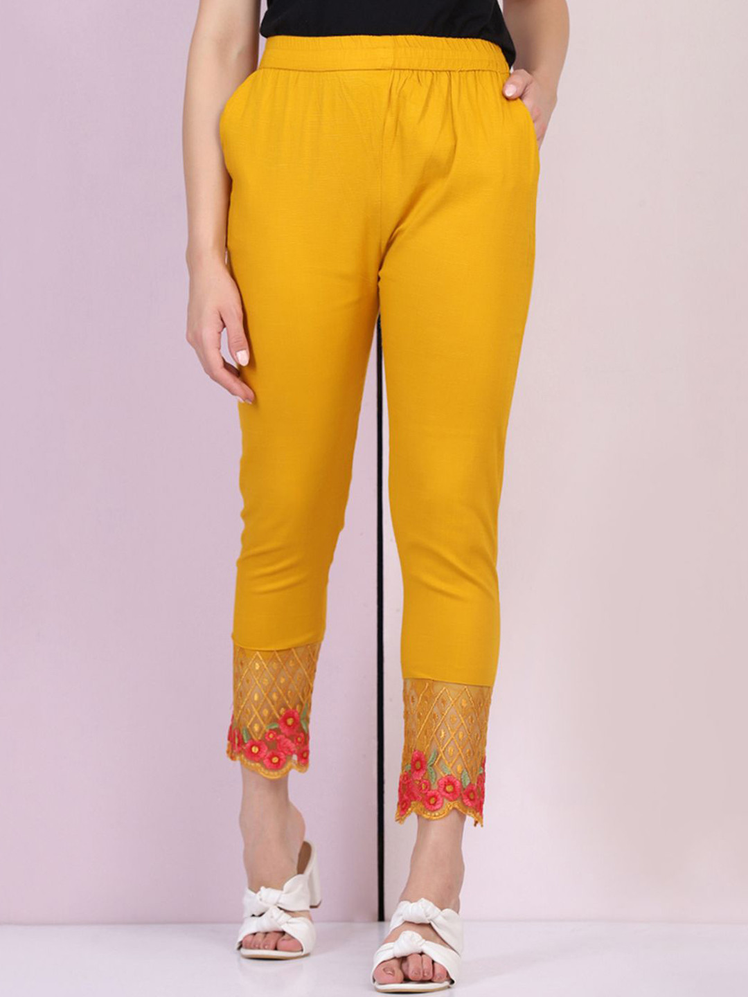 QIOA Slim Fit Cotton Leggings With Lace