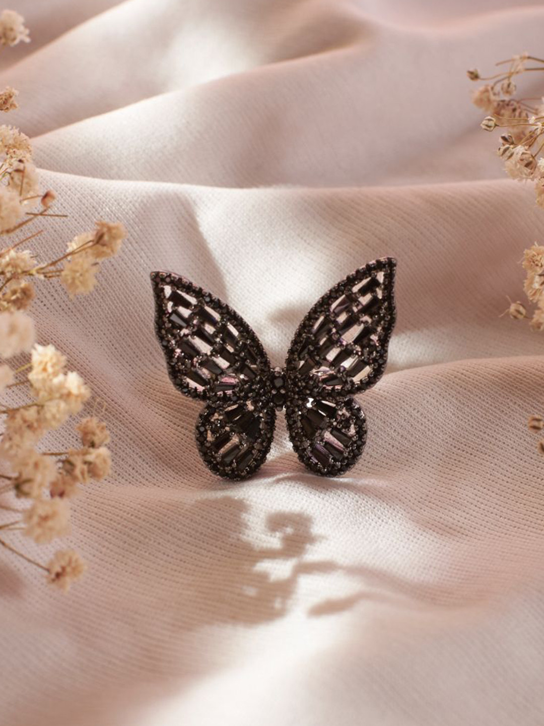 SALTY Black Beauty Bliss Stylish Adjustable Finger Ring