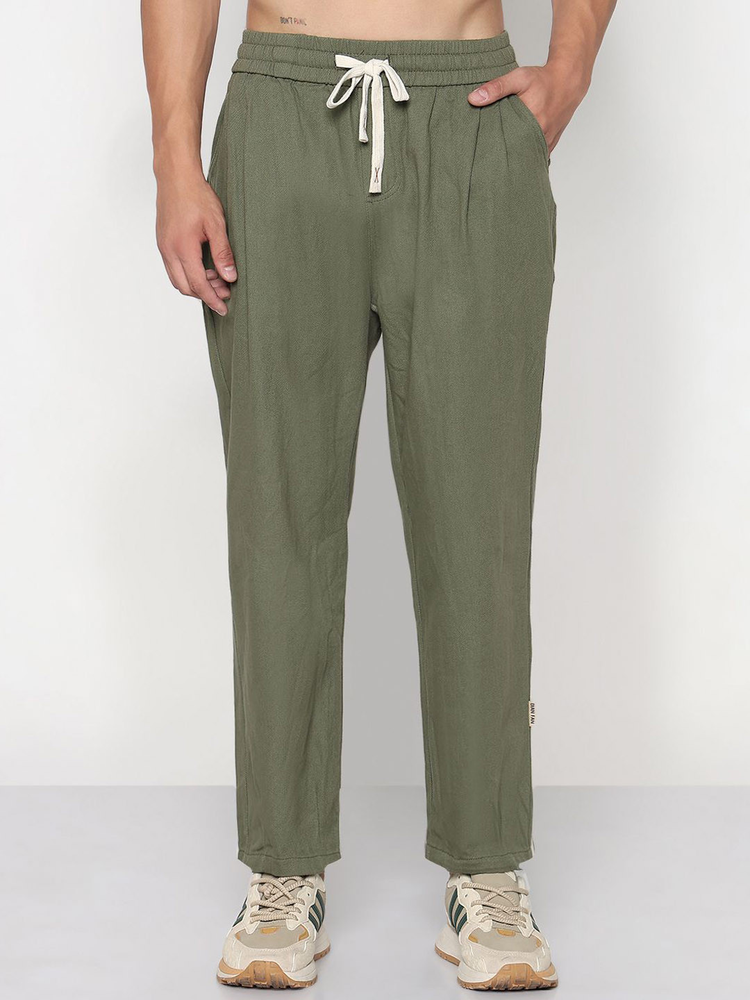 SHOWOFFFF Men Straight Fit Low-Rise Regular Jeans