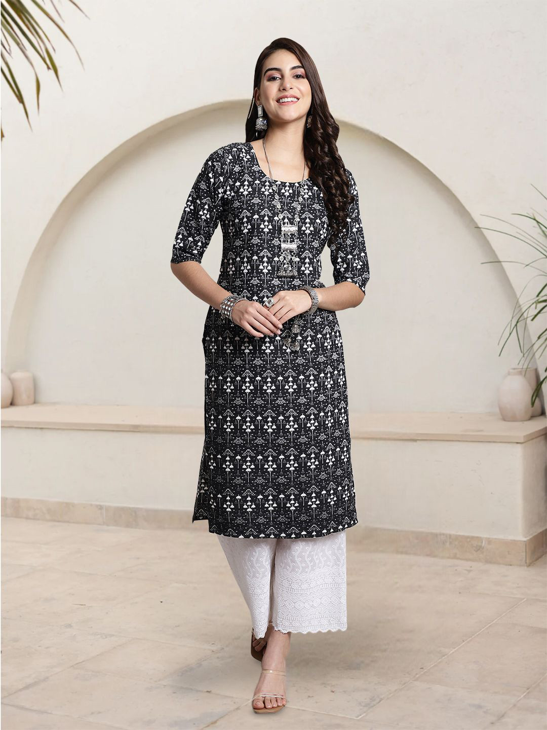 HERE&NOW Floral Printed Round Neck Straight Kurta