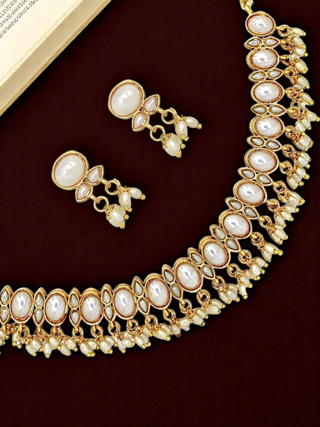 FEMMIBELLA Gold-Plated Stone-Studded & Beaded 2 In 1 Reversible Jewellery Set