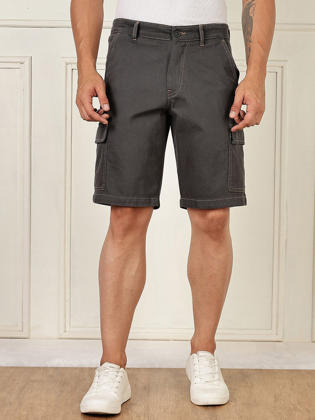 Mast & Harbour Men Cotton Mid-Rise Relaxed Fit Cargo Shorts