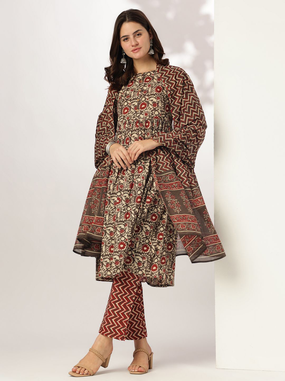 Janasya Women Brown Pure Cotton Floral Printed A-line Kurta Set