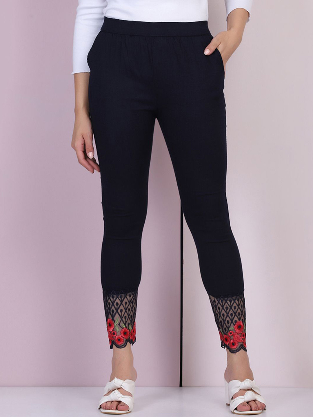 QIOA Slim Fit Cotton Leggings With Lace