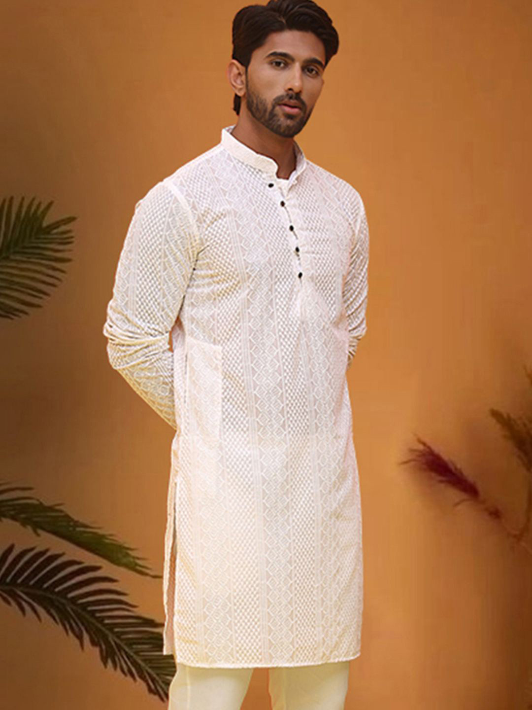 Jompers Men Embroidered Mandarin Collar Cotton Kurta