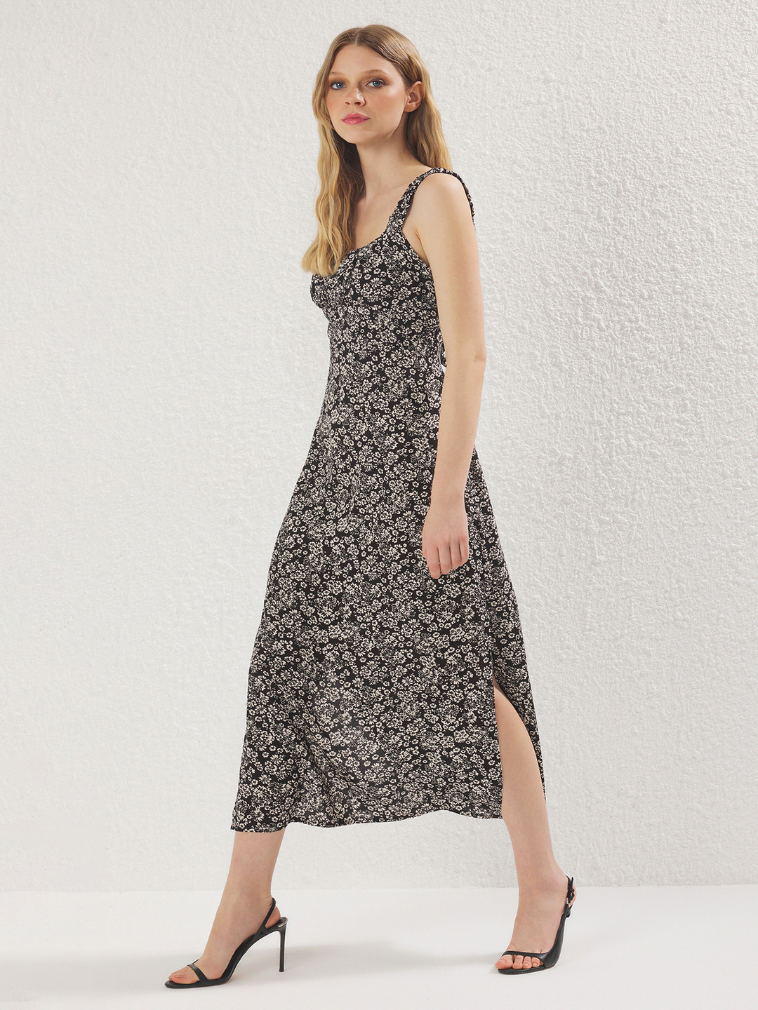 Trendyol Siyah Women Floral Printed Shoulder Straps A-Line Midi Dress