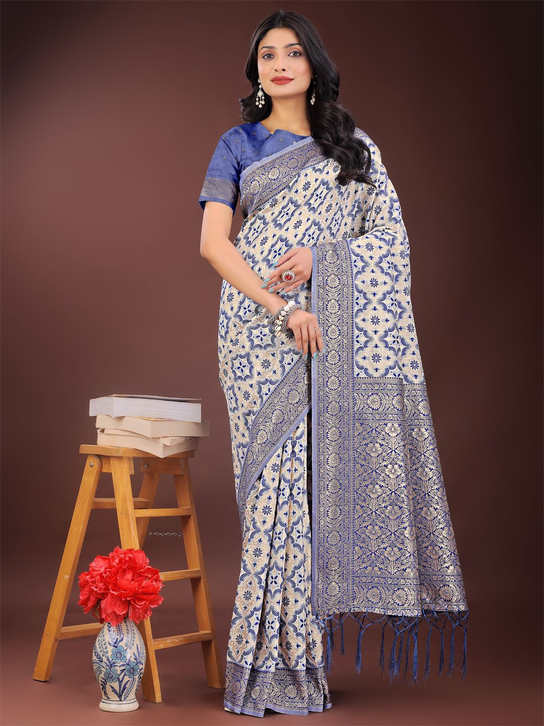 Panzora Soft Linen Cotton Floral Zari Weaving Saree With Matching Blouse Piece