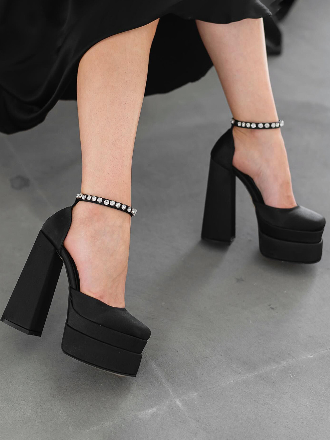 Qismat Women Party High-Top Block Mary Janes