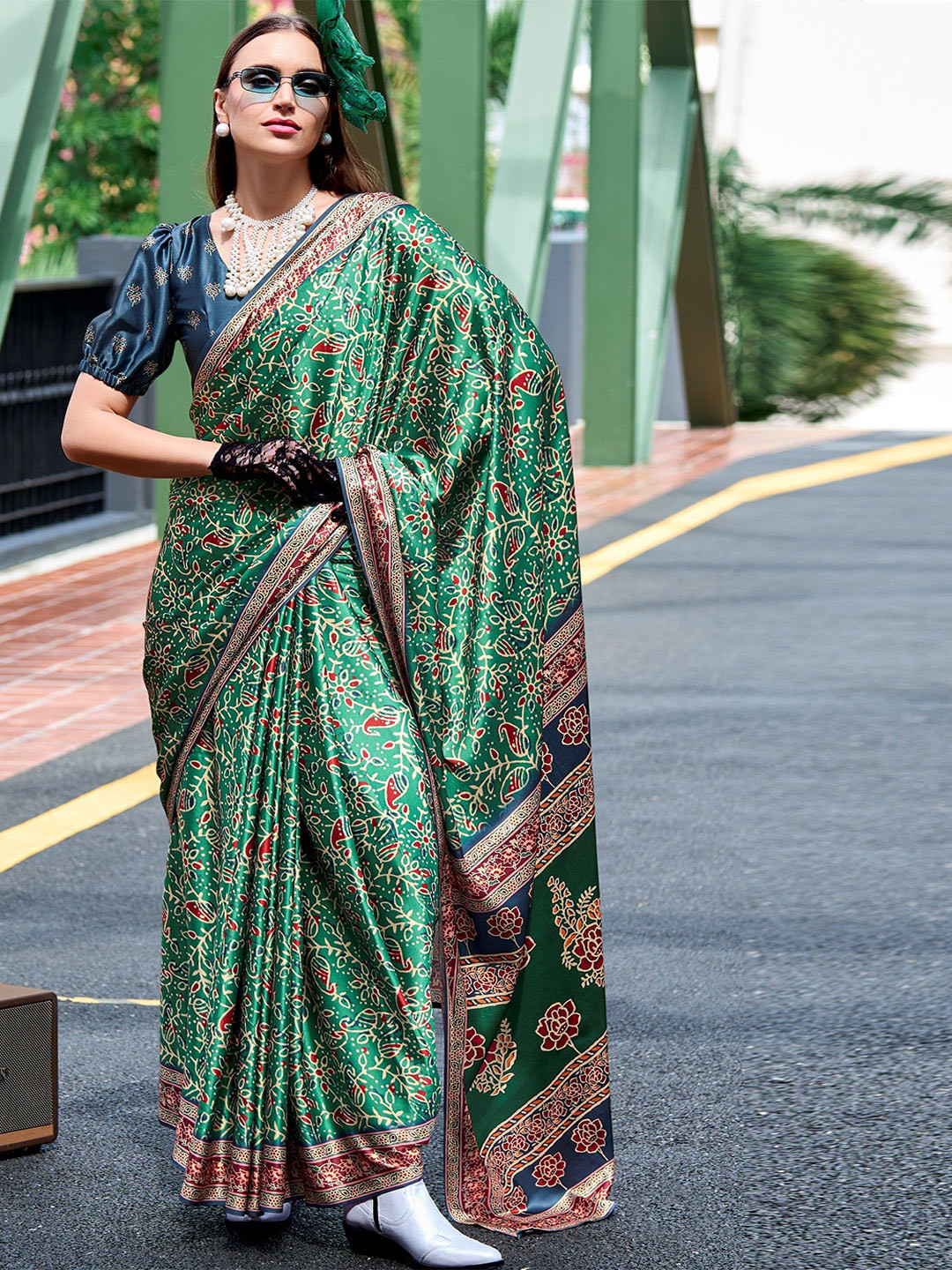 Kaizen TEXO FAB Ajrak Block Silk Blend Block Print Saree