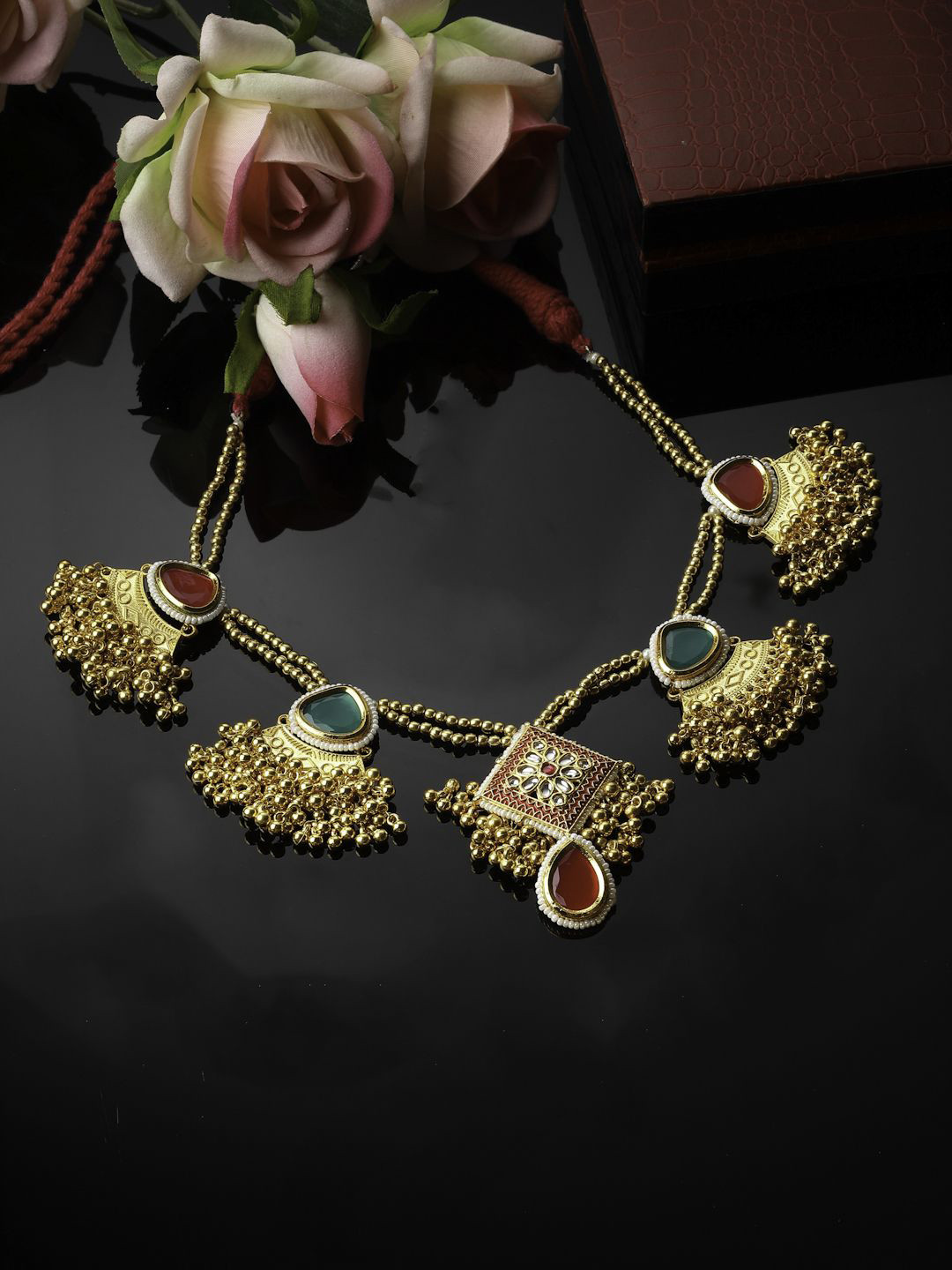 DUGRISTYLE Marvel Haar Gold-Plated Pearls Studded Necklace