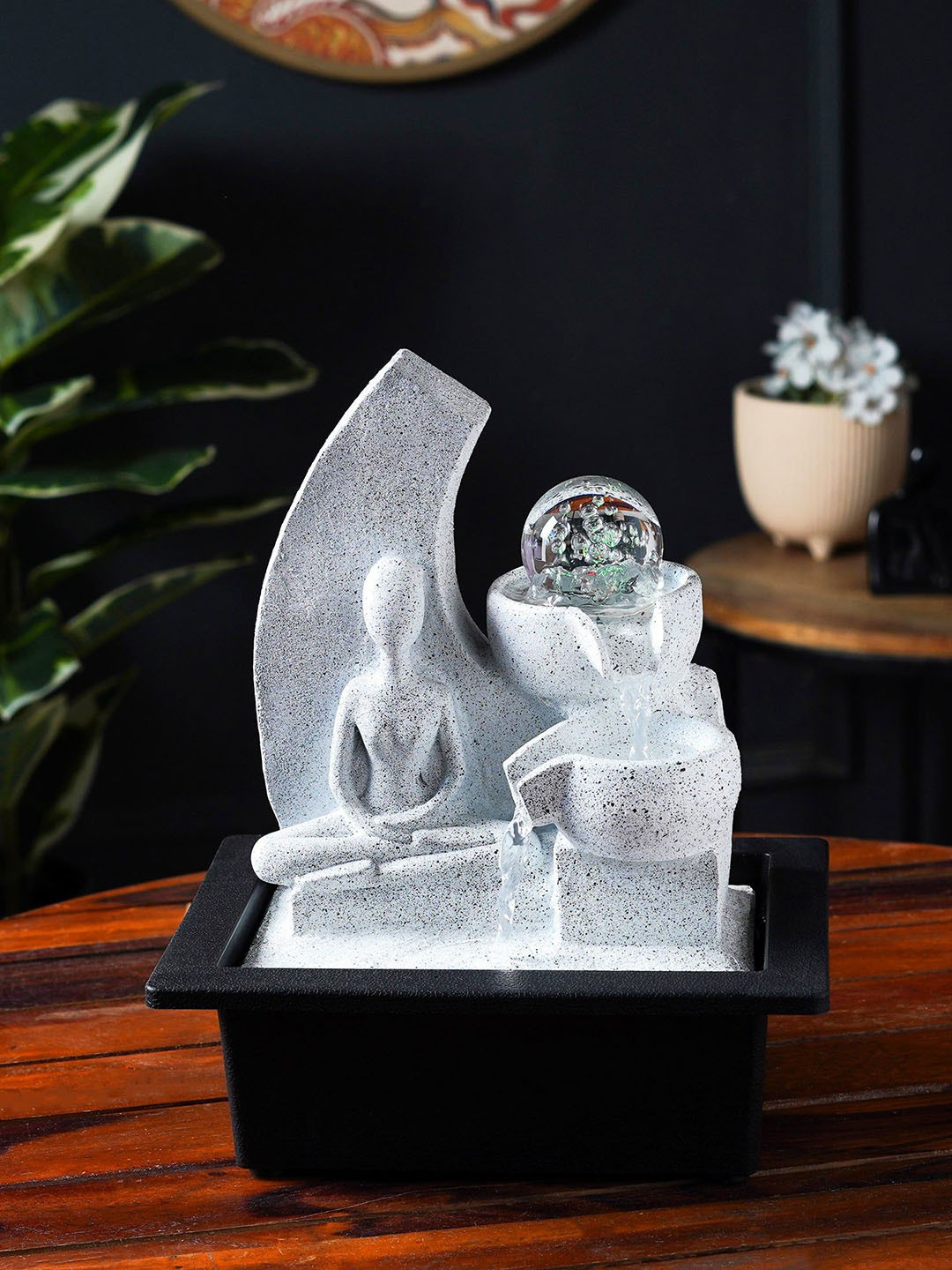 THE ARTMENT White & Black Textured Nirvana Nectar Fountain