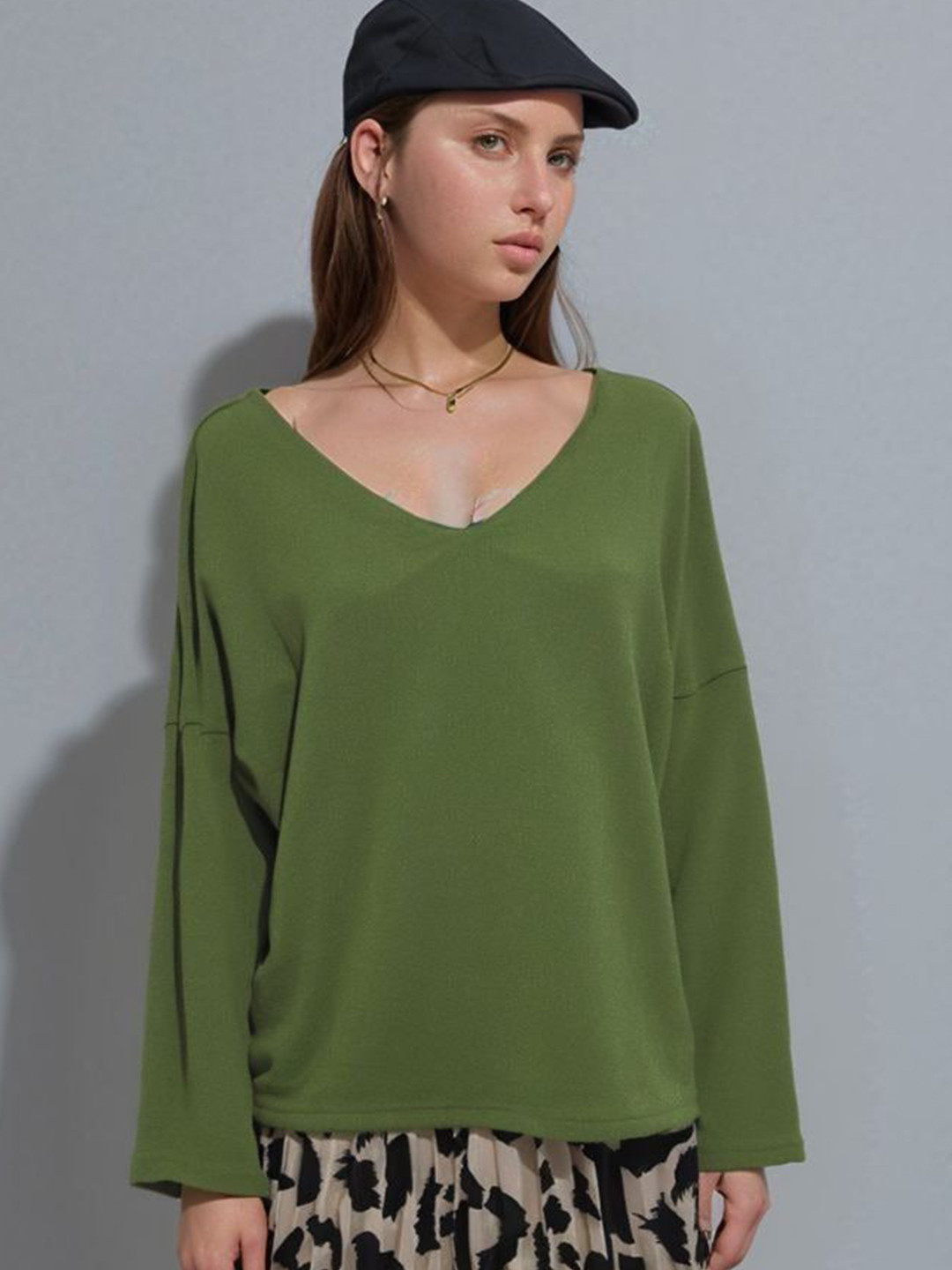 Outzidr Women Broad Neck Top