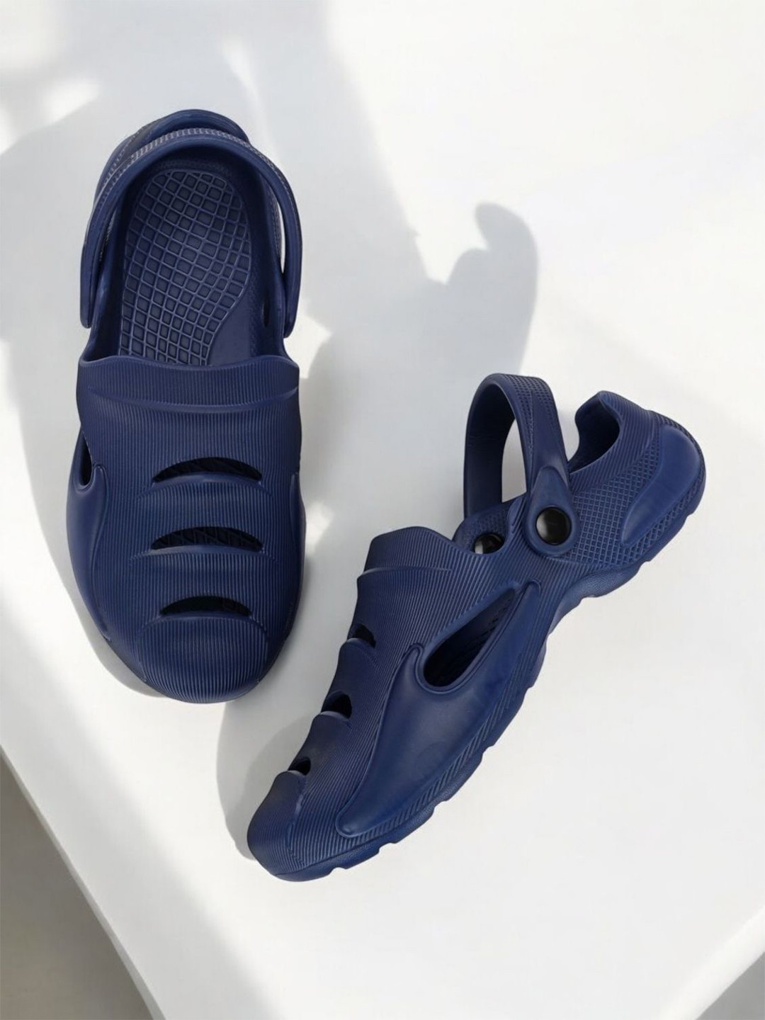 The Roadster Lifestyle Co Men Big Fox Desert Storm Light Weight Clogs