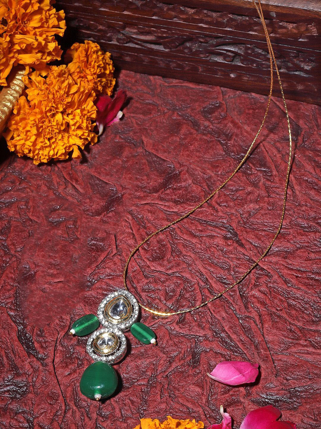 DUGRISTYLE Amazon Haar Gold-Plated Kundan Studded Necklace