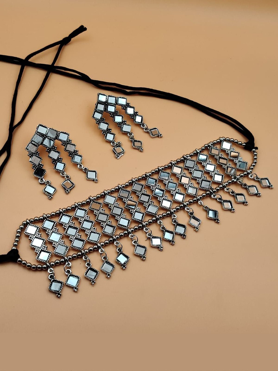 Sangria Stones Studded & Beaded Jewellery Set