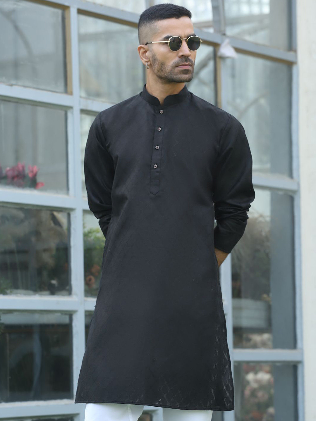 KRAFT INDIA Men Mandarin Collar Woven Self Desing Black Kurta