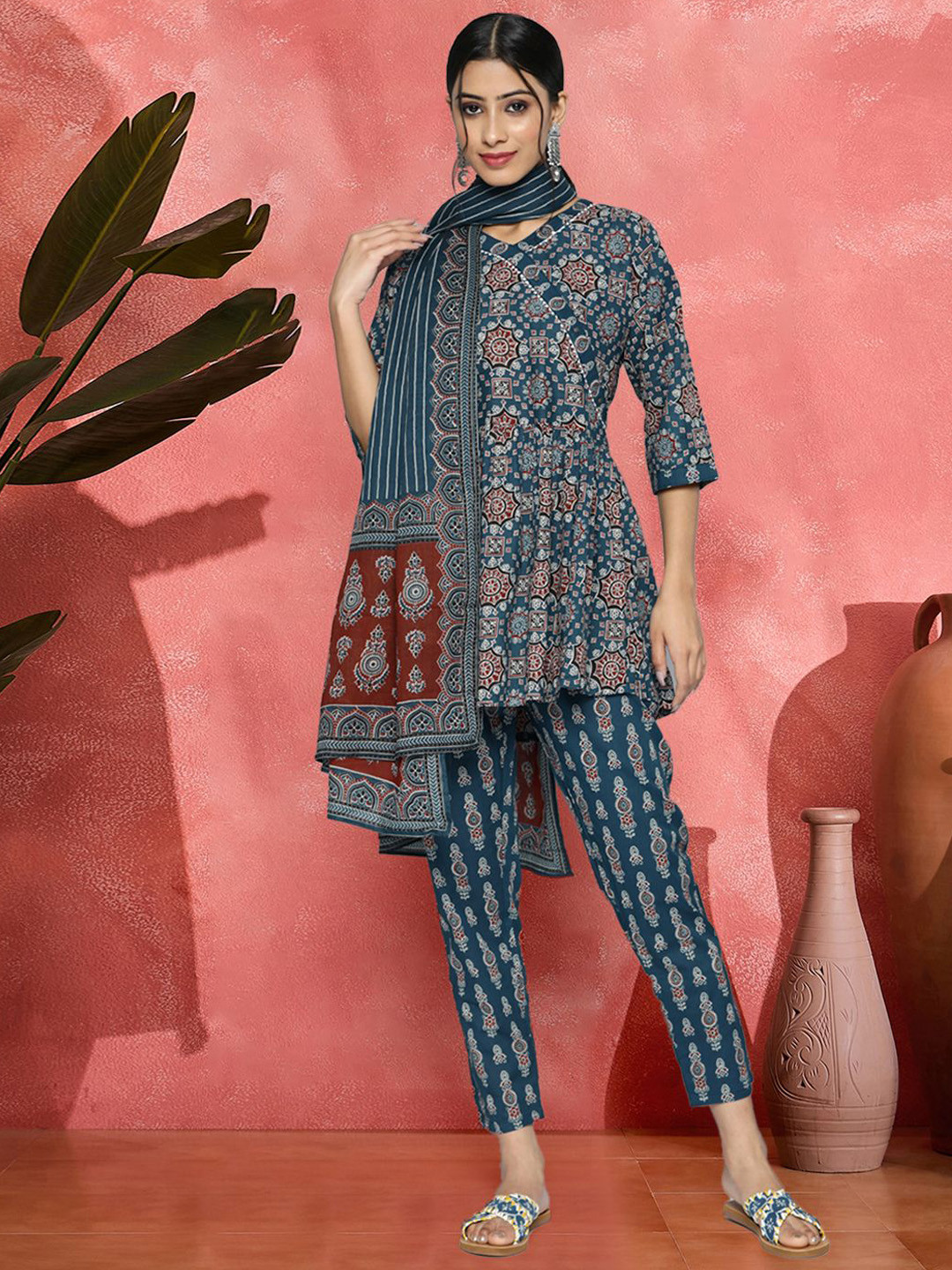Sangria Women Printed Pure Cotton Round Neck Kurta Pant & Dupatta Set