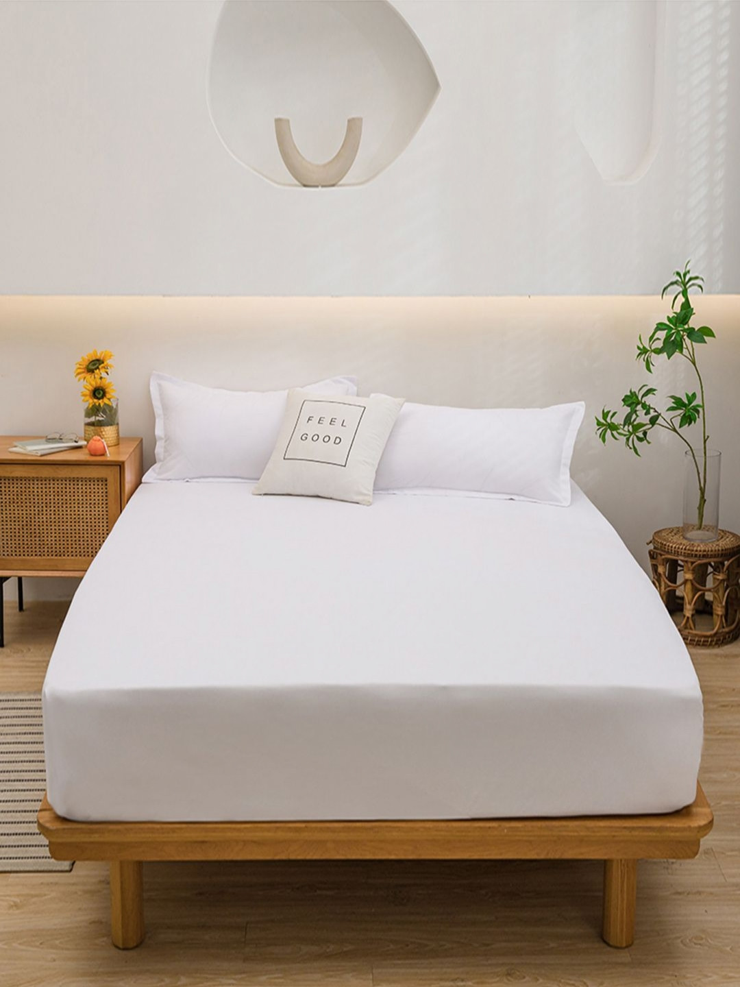 JC HOME Leisure Fur White Polycotton 140 TC Fitted King Bedsheet with 2 Pillow Covers-96 x 98 inches