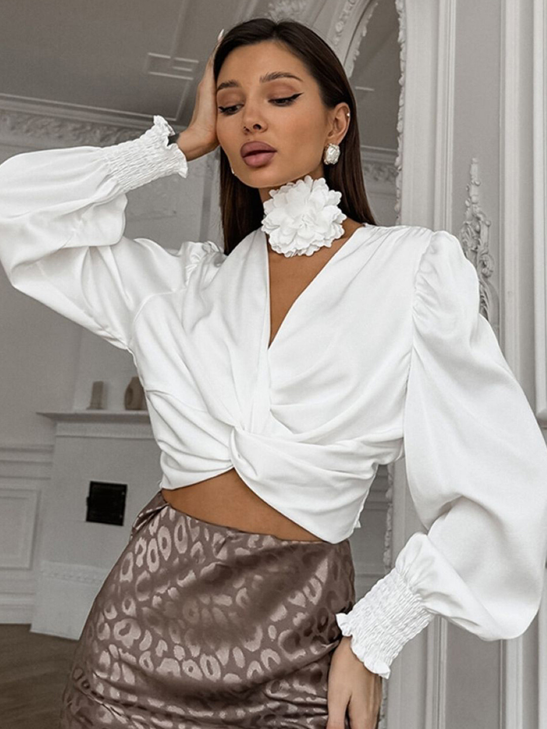 bebe White V-Neck Knot Front Puff Sleeve Smocked Top