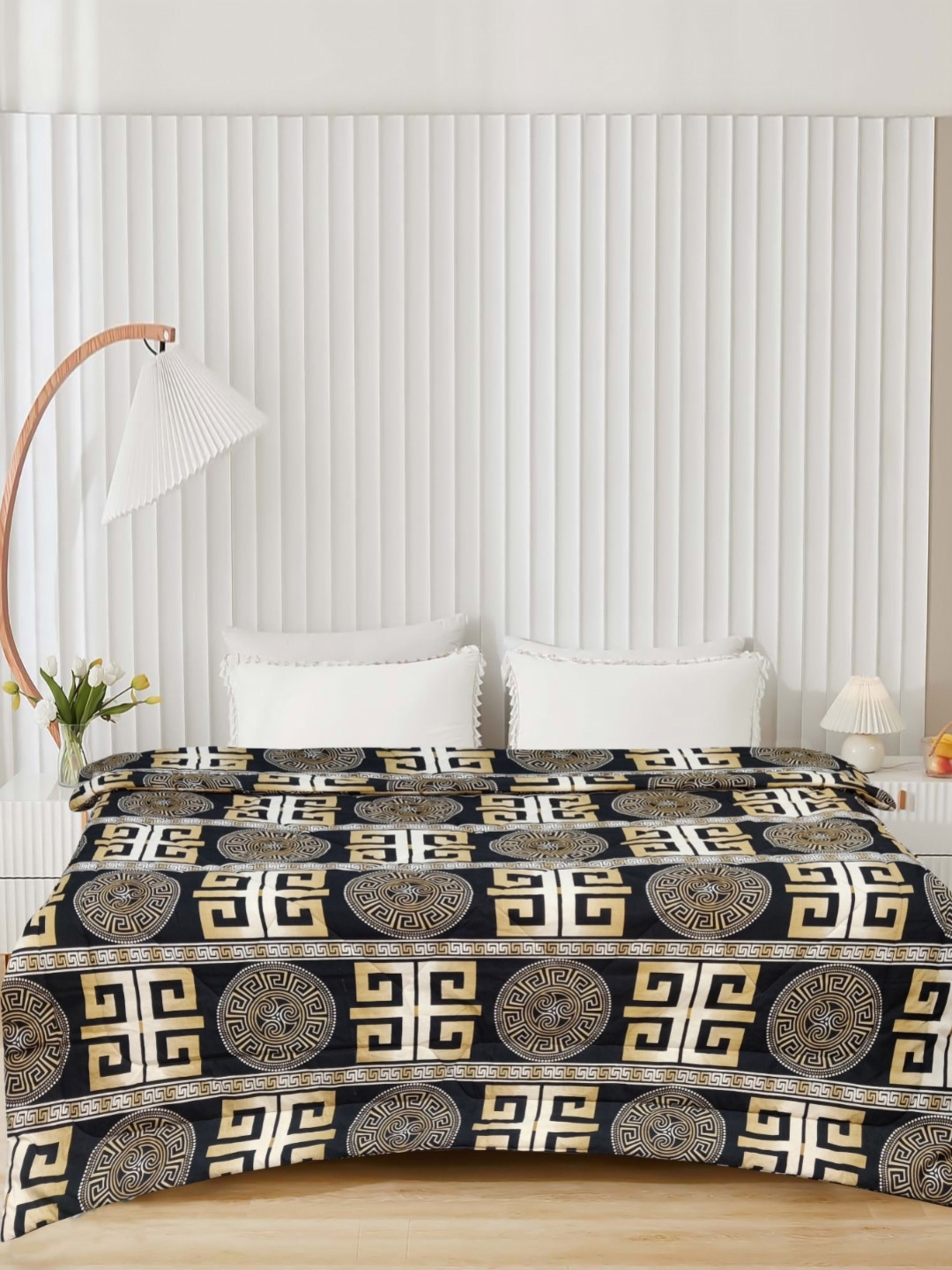 Aura Black & White Ethnic Motifs Printed Microfiber AC Room 300 GSM Double Bed Comforter