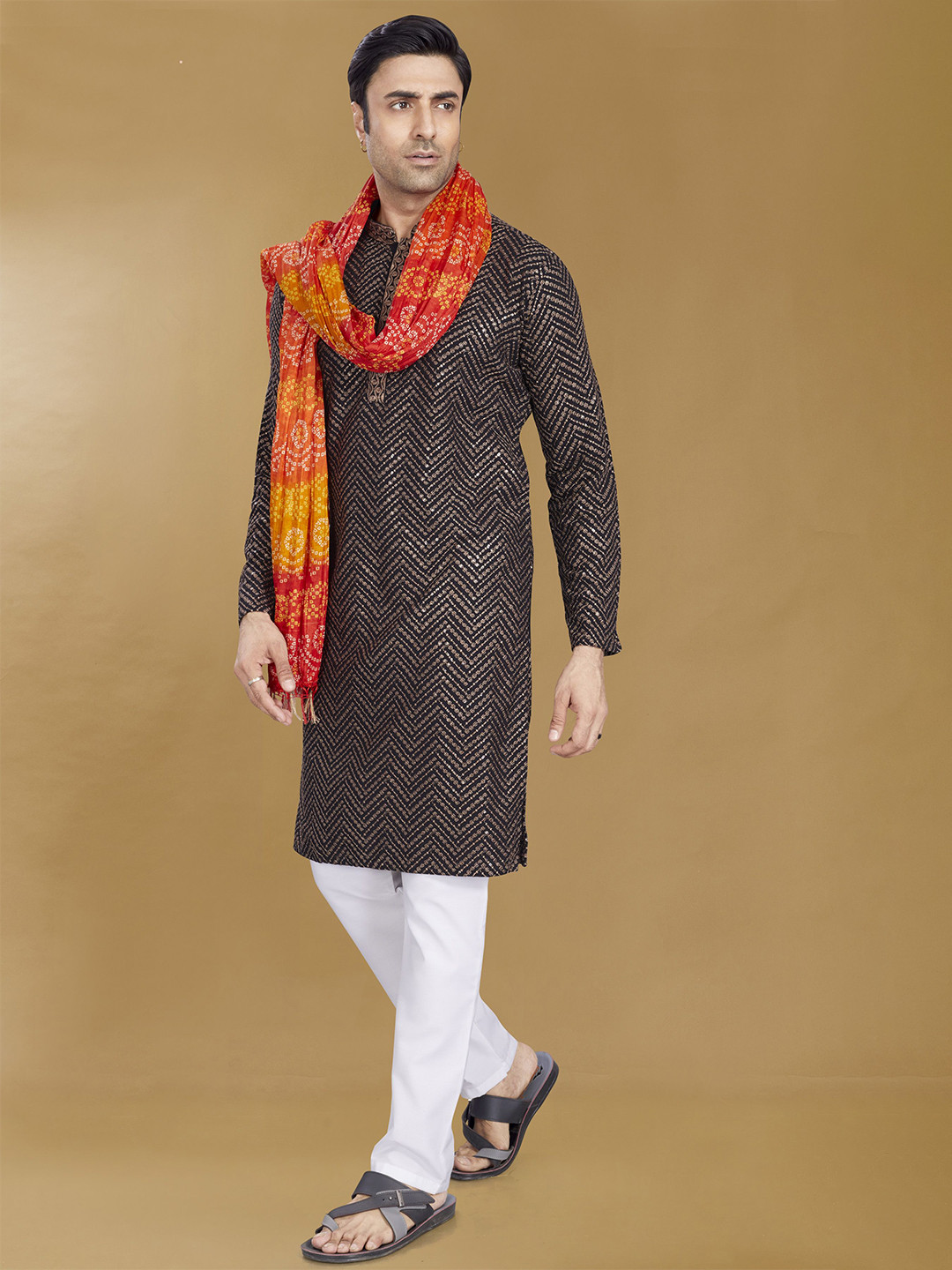 DIVISIVE Bandhani Printed Art Silk Dupatta