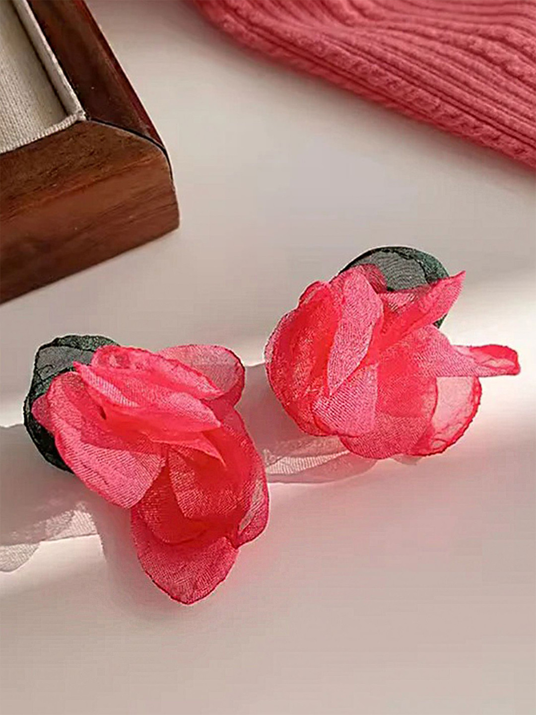 Bohey by KARATCART Flower Shaped Studs