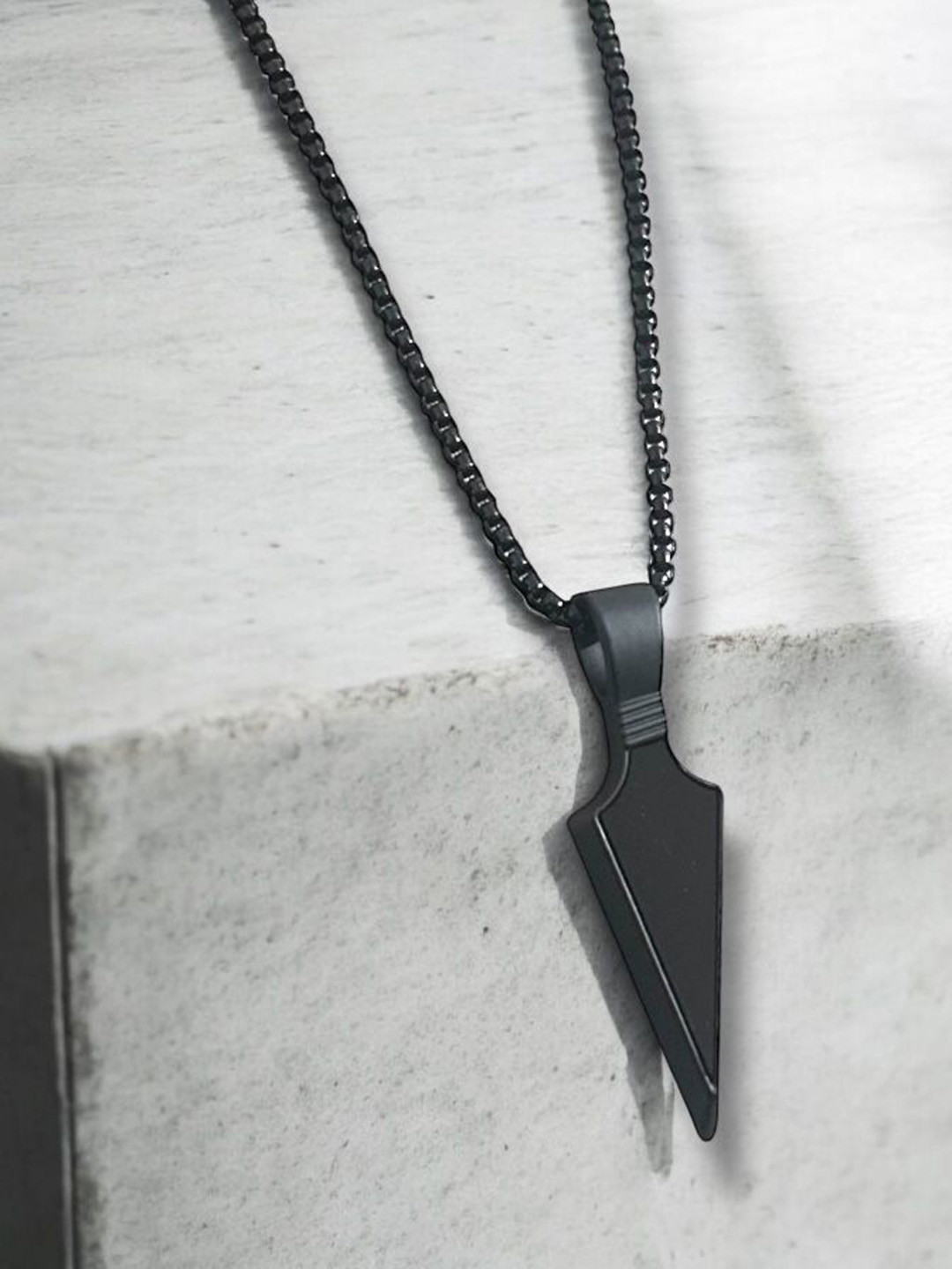 Nitant Men Black Glass Cut Spearhead Shaped Pendant with Chain