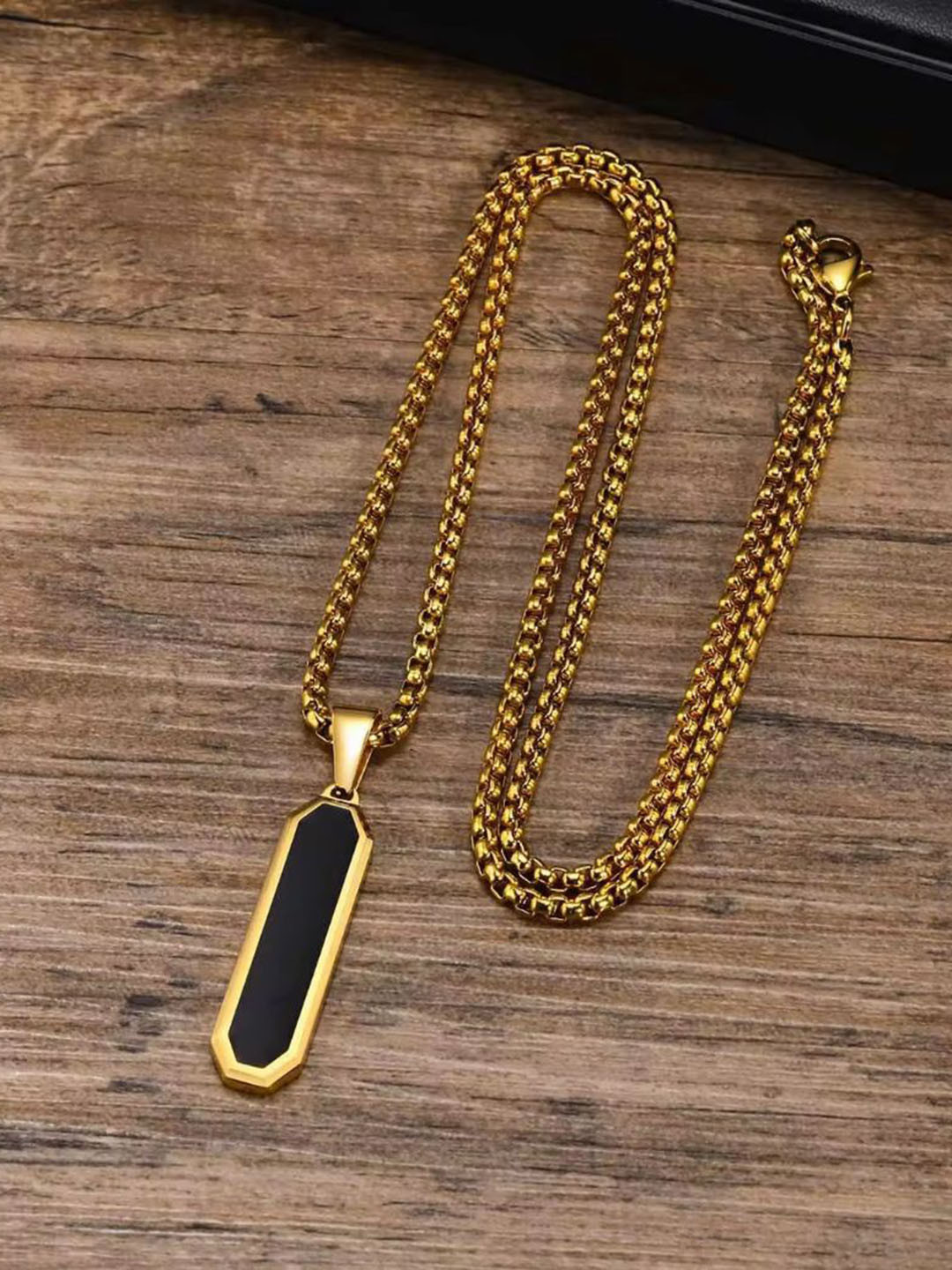 Nitant Men Gold-Plated Rectangle Shaped Pendant with Chain