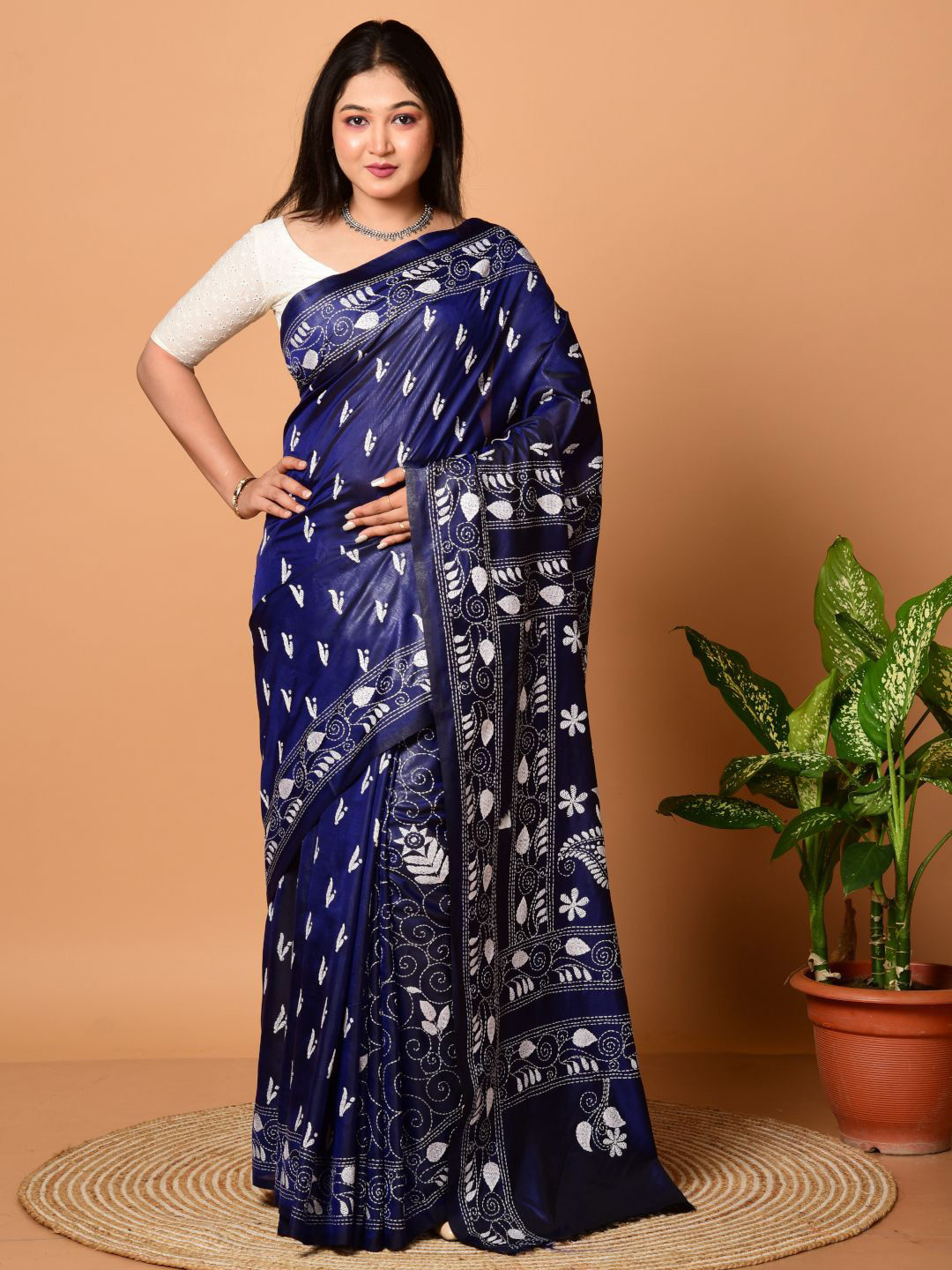 Laa Calcutta Ethnic Motifs Kantha Work Saree