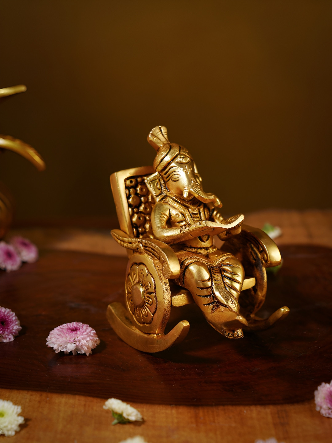 JAYPORE Gold-Toned Lord Ganesha Religious Idol Showpiece
