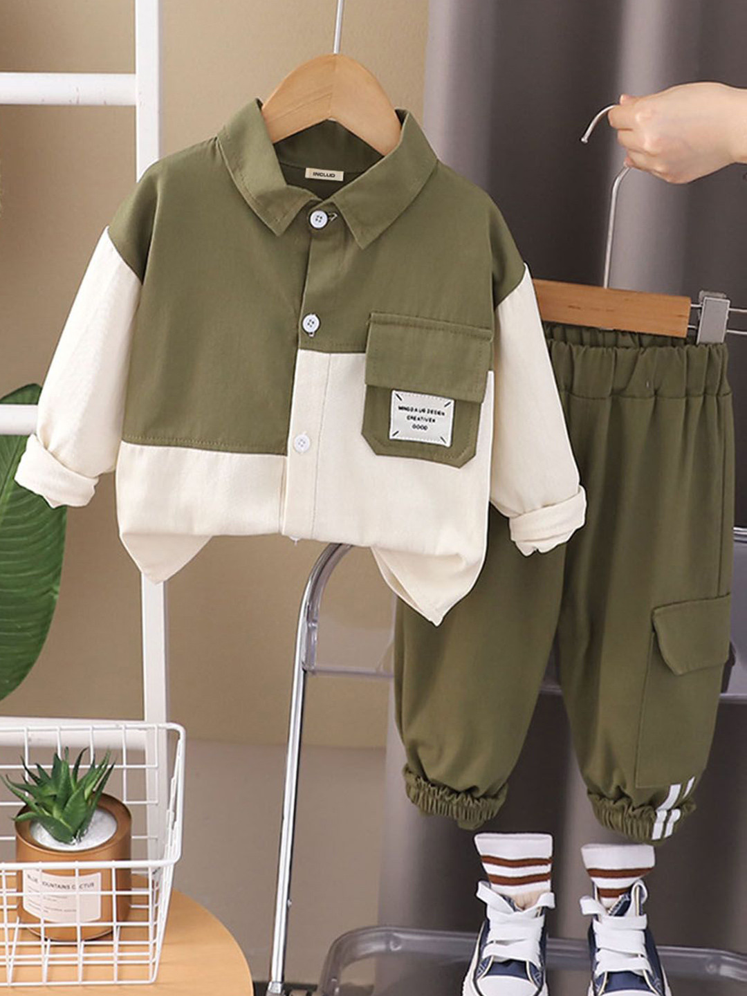 INCLUD Boys Olive Colourblocked Long Sleeves Shirt With Joggers Clothing Set