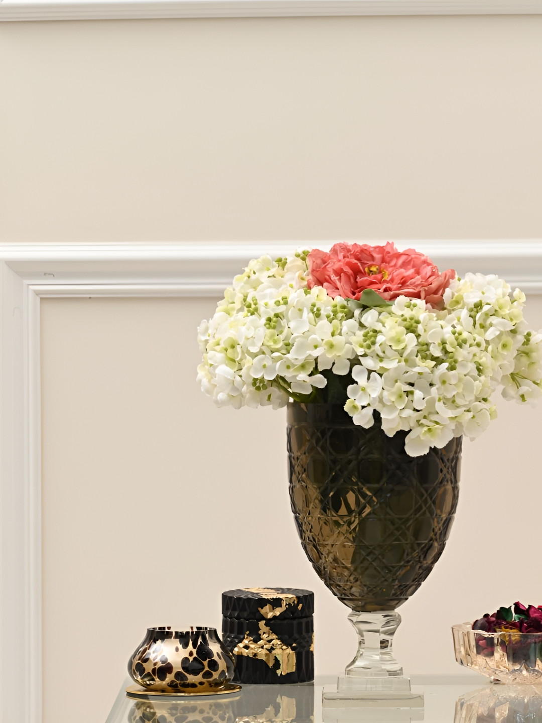 SITARRA LIVING Brown Glass Flower Vase